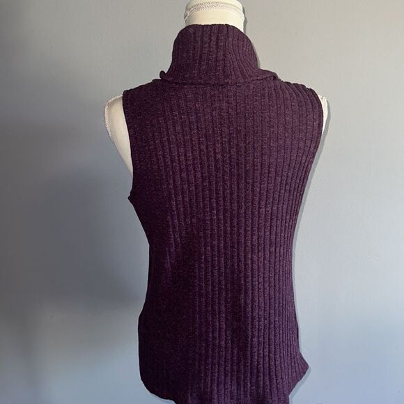 Time and Tru Sleeveless Sweater! - Picture 2 of 9